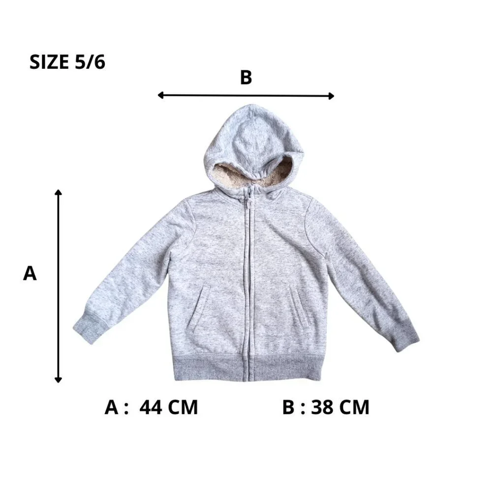 Uniqlo Kids Sherpa Lined Zip Hoodie Gray – Size 5/6 Cozy Winter Jacket